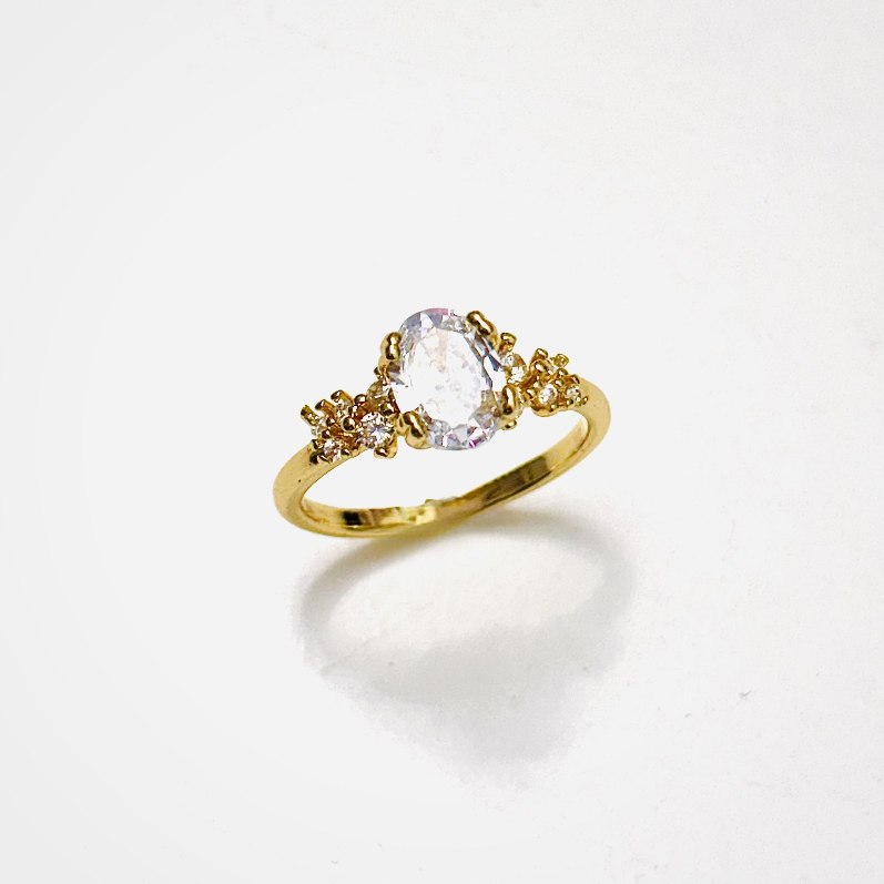 The Stella Oval Ring